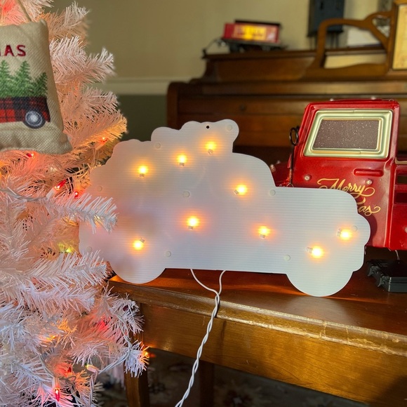 ❤️ 7x Red Truck Christmas Decor
Set - Picture 4 of 10